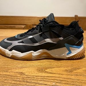 Adidas Niteball 2.0 shoes. Worn 2x, like new.